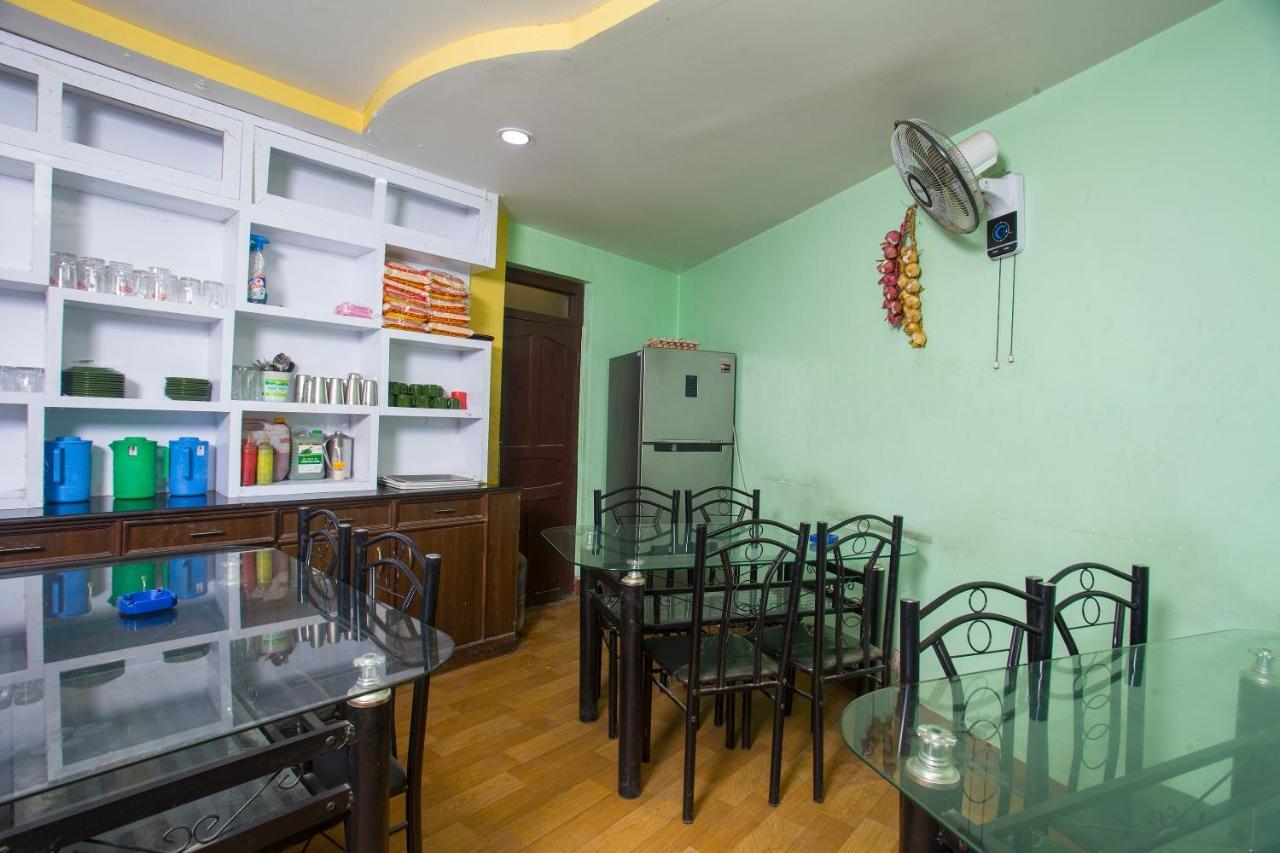 Oyo 161 Ram Janaki Hotel Katmandou Extérieur photo