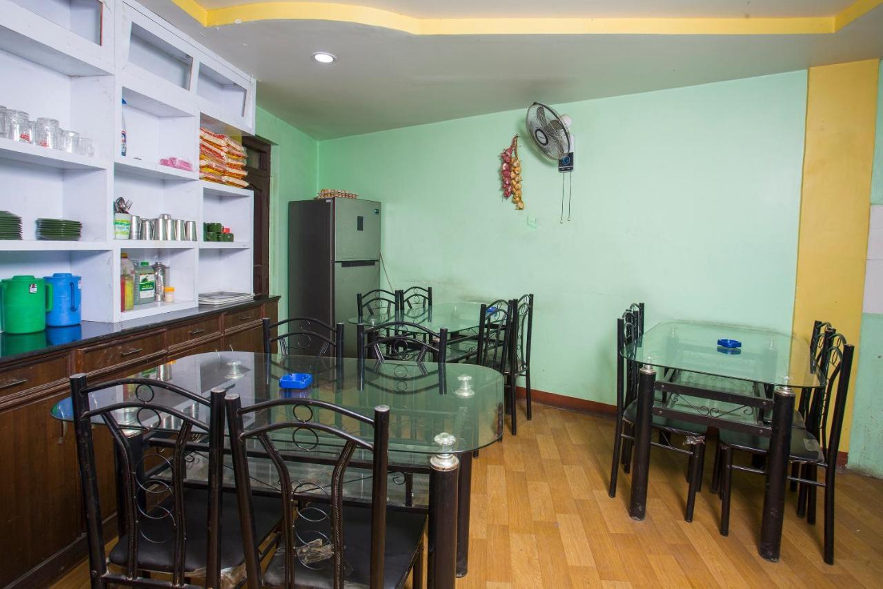 Oyo 161 Ram Janaki Hotel Katmandou Extérieur photo